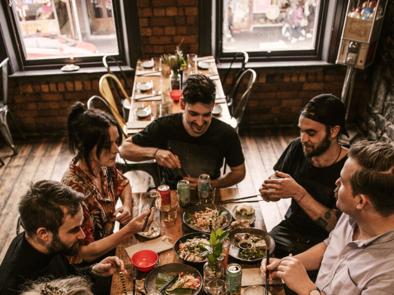 Cocktail making class for team building